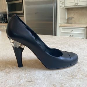 Authentic Chanel shoes pumps black Pearl cc heels